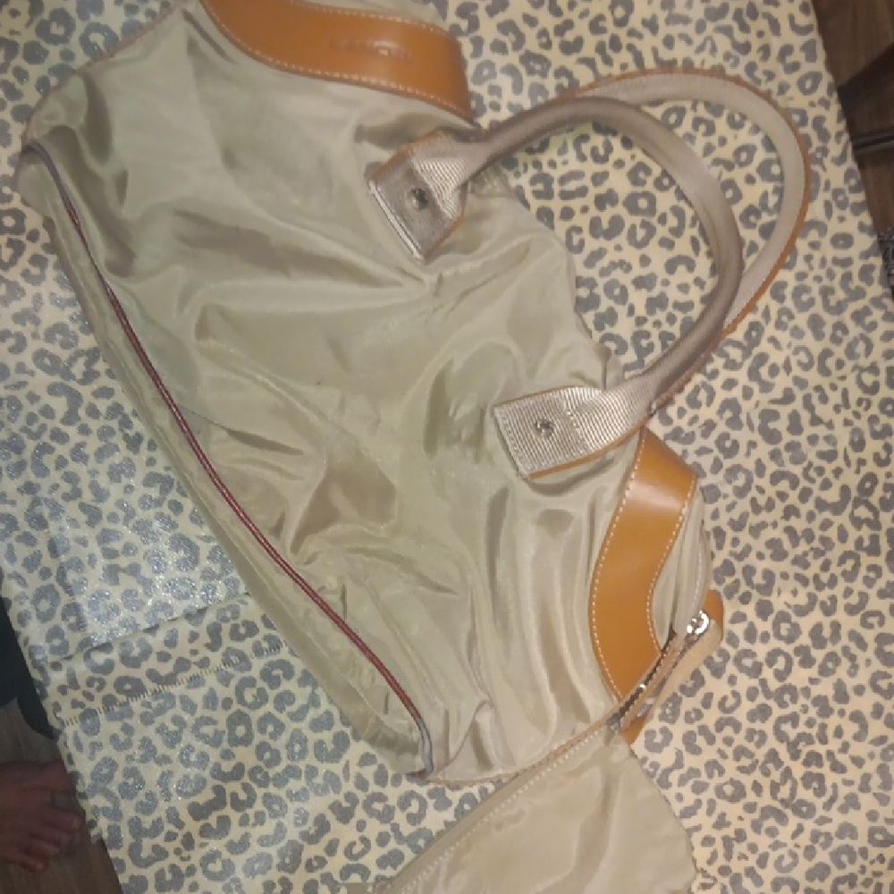 Elegant Tan and Cream Women's Travel Bag
